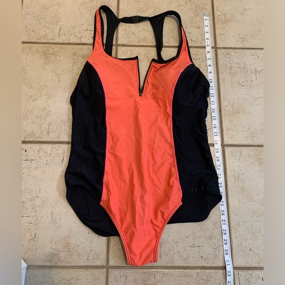Roots Black & Coral Zip-Front One-Piece Swimsuit - Size 16 - Picture 8 of 8